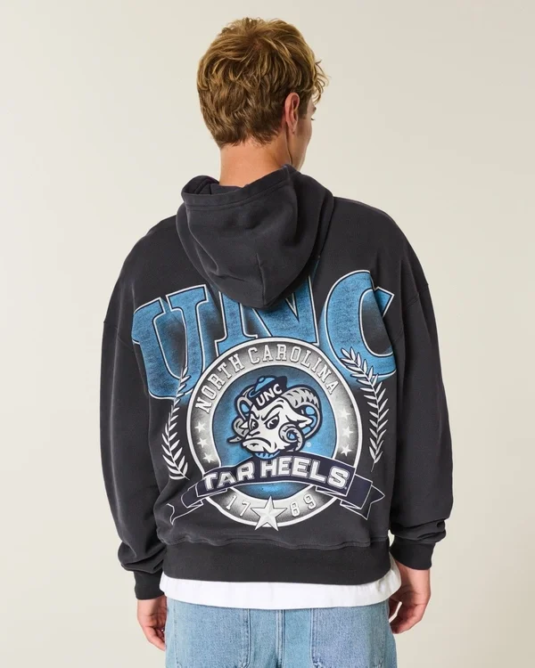 Boxy University of North Carolina Tar Heels Graphic Hoodie Boxy University of North Carolina Tar Heels Graphic Hoodie