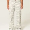 Curvy Low-rise Y2K Camo Baggy Jeans