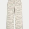 Curvy Low-rise Y2K Camo Baggy Jeans