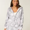 Easiest Zip-Up Camo Hoodie