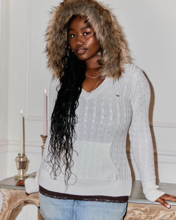 Faux Fur Trim Hooded Cable-Knit Sweater Faux Fur Trim Hooded Cable-Knit Sweater