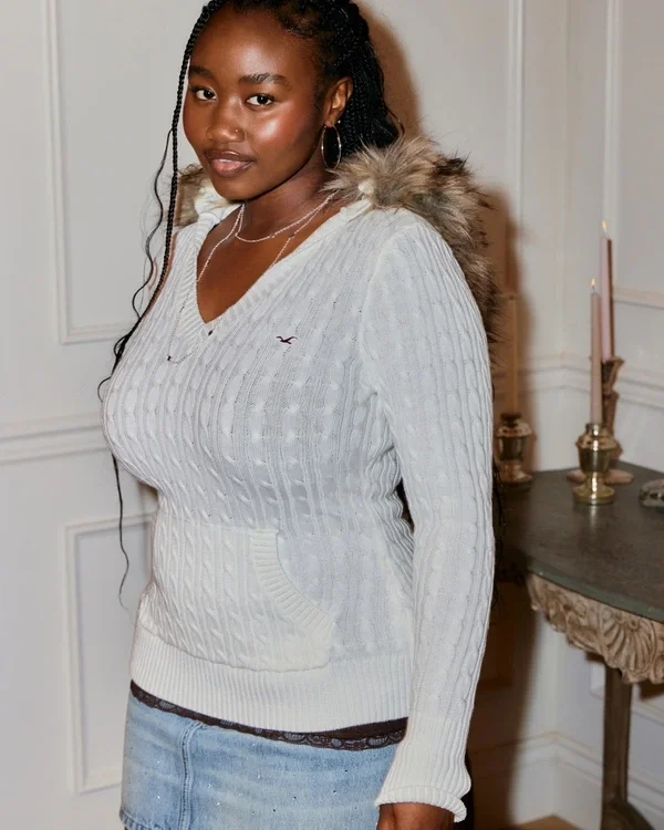 Faux Fur Trim Hooded Cable-Knit Sweater Faux Fur Trim Hooded Cable-Knit Sweater