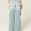 Low-Rise Light Wash Baggy Jeans