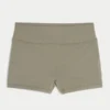 Must-Have Basics Shortie